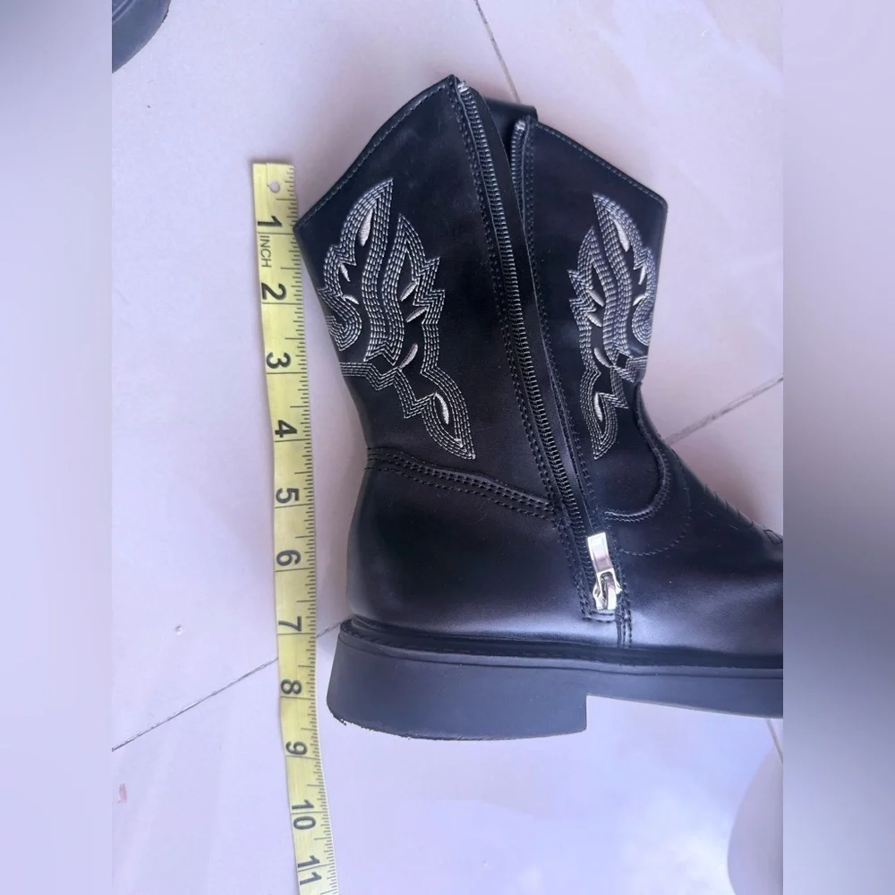 Stylish Black Kids' Boots with Embroidery